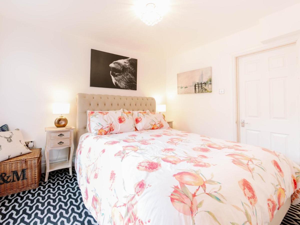 Apartmán Pass The Keys Recently Renovated 1Br Flat With Private Garden In South Londýn Exteriér fotografie