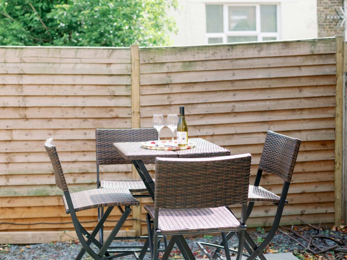 Apartmán Pass The Keys Recently Renovated 1Br Flat With Private Garden In South Londýn Exteriér fotografie
