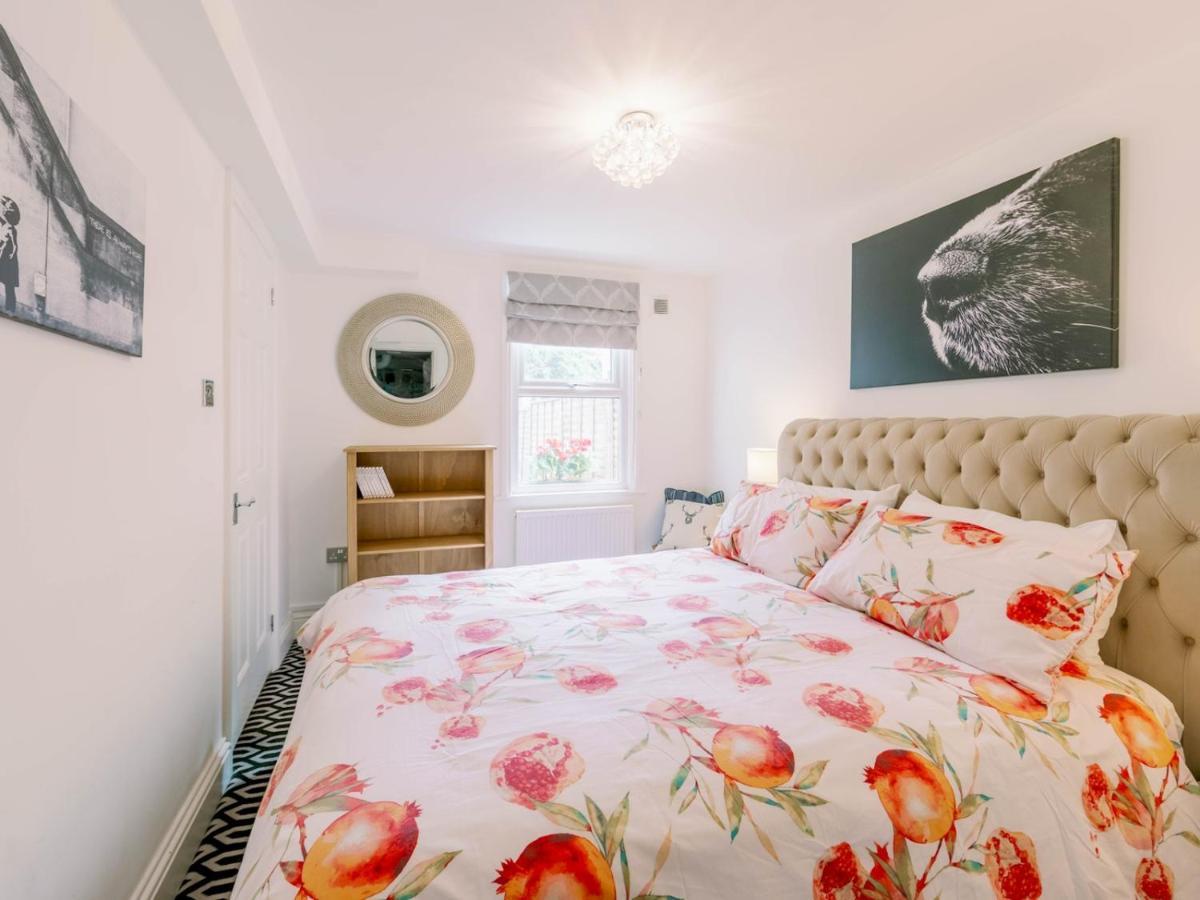 Apartmán Pass The Keys Recently Renovated 1Br Flat With Private Garden In South Londýn Exteriér fotografie